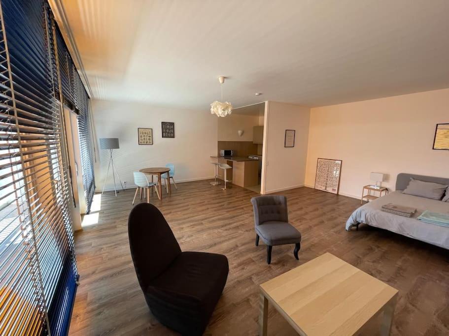 Apartamento Wide, Bright And Quiet Loft *
