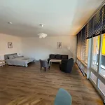Wide, bright&quiet loft