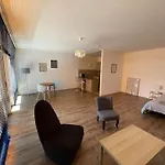 Wide, bright&quiet loft